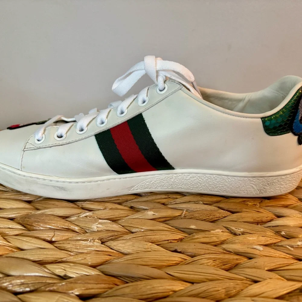 Gucci Women's White Sneakers with Red Floral Embroidery - Picture 13 of 16
